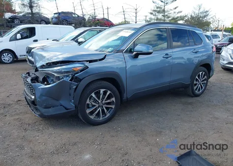 2023 Toyota Corolla Cross Xle z USA, uszkodzony, nr VIN 7MUEAABG6PV066987